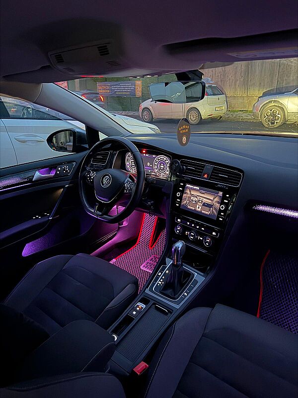 Volkswagen Golf 7 7.5 Trimli  Piano Black Galaxy Rainbow Trimli İç Ambiyans Aydınlatması - 5
