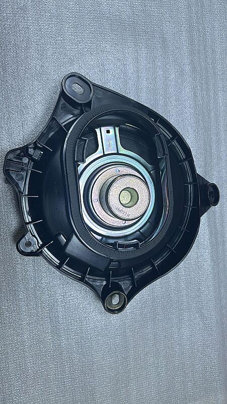 Mercedes Benz Orjinal GLE Sağ Ayak Altı Subwoofer - 2
