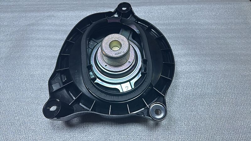 Mercedes Benz Orjinal GLE Sol Ayak Altı Subwoofer - 2